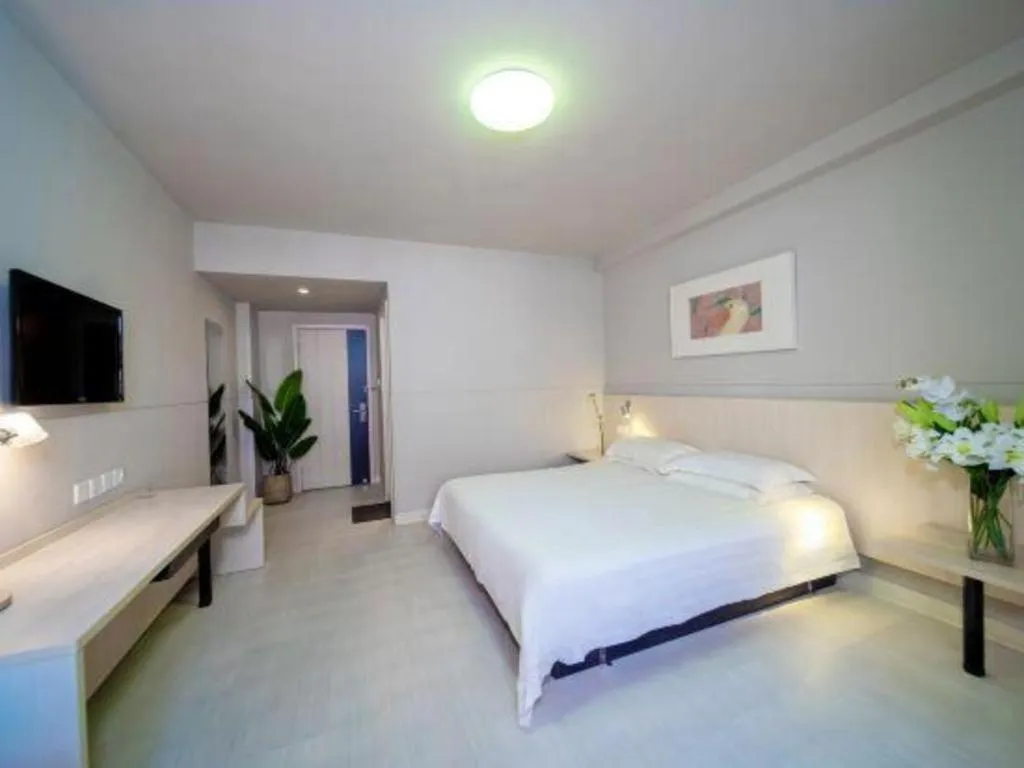 Bed in Jinjiang Inn Sanya Hexi Road Pedestrian Bridge