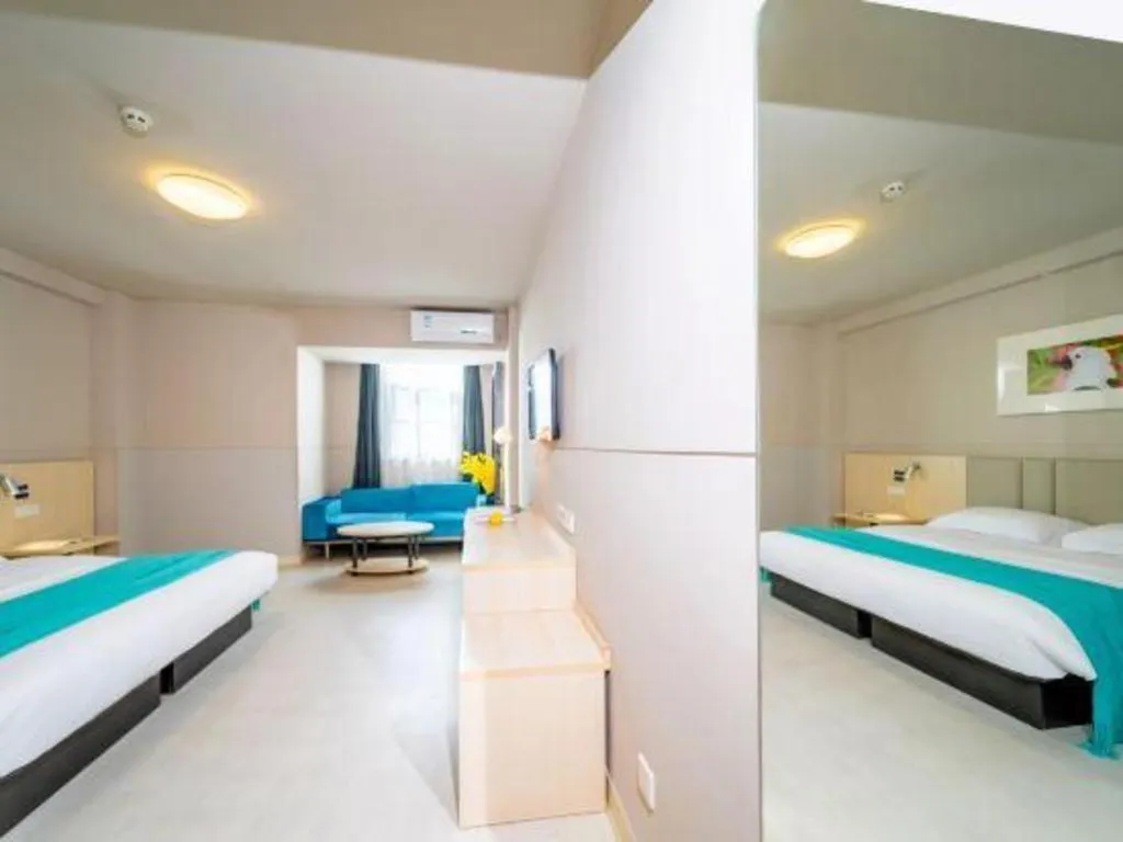 Bed in Jinjiang Inn Sanya Hexi Road Pedestrian Bridge