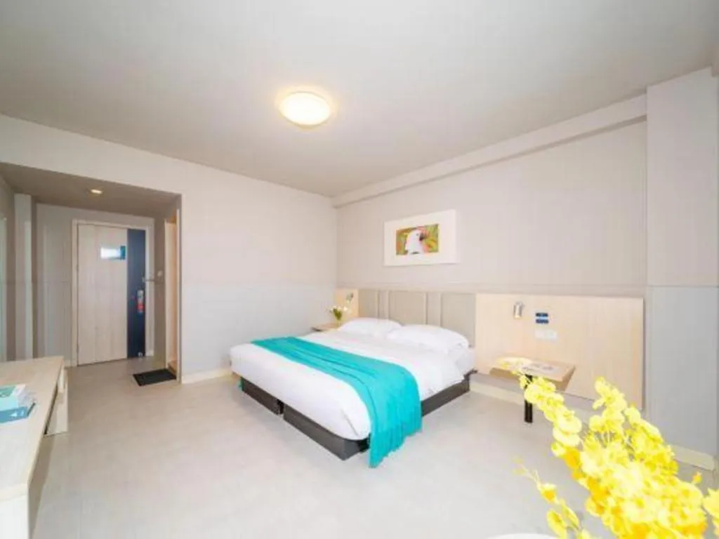 Bed in Jinjiang Inn Sanya Hexi Road Pedestrian Bridge