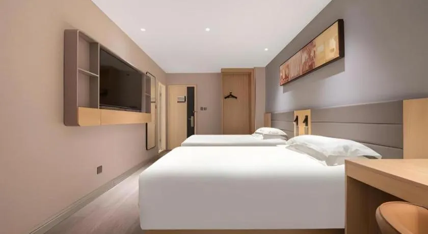 Bed in Jinjiang Inn Quanzhou West Street Kaiyuan Temple