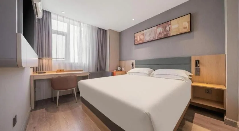 Bed in Jinjiang Inn Quanzhou West Street Kaiyuan Temple