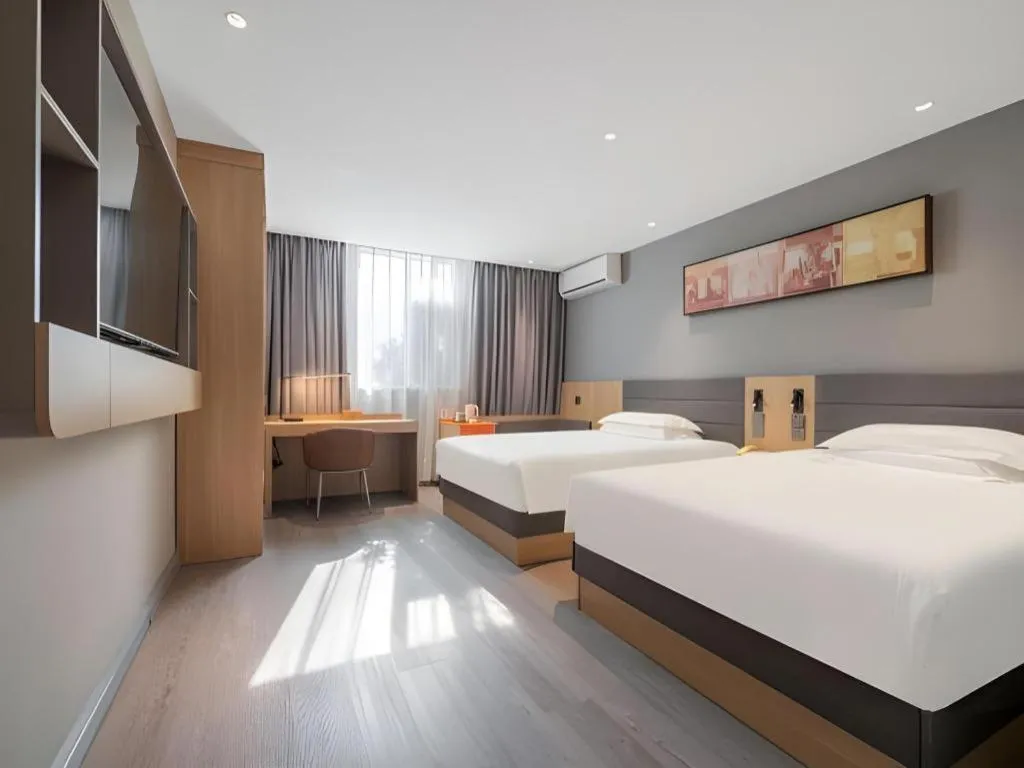 Bed in Jinjiang Inn Quanzhou West Street Kaiyuan Temple