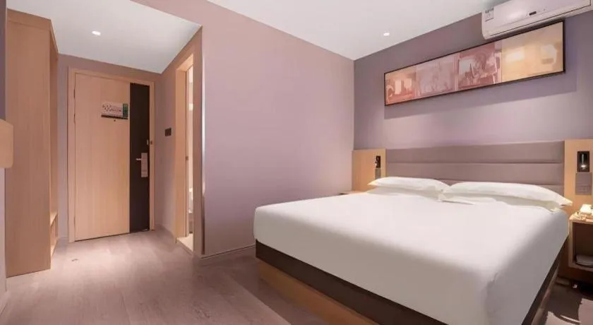 Bed in Jinjiang Inn Quanzhou West Street Kaiyuan Temple