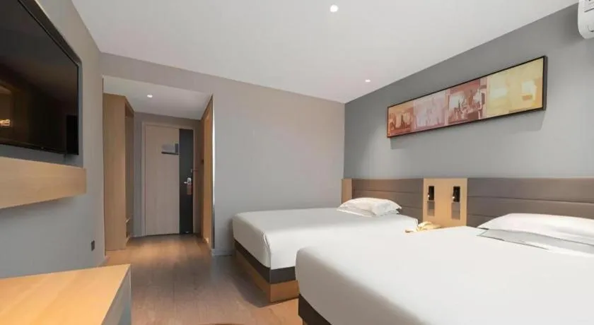 Bed in Jinjiang Inn Quanzhou West Street Kaiyuan Temple