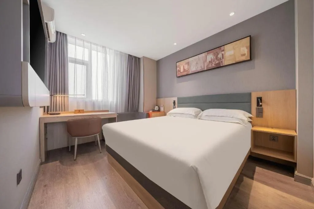 Bed in Jinjiang Inn Quanzhou West Street Kaiyuan Temple