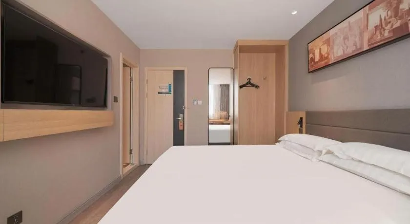 Bed in Jinjiang Inn Quanzhou West Street Kaiyuan Temple