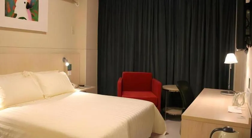 Bed in Jinjiang Inn Quanzhou West Street Kaiyuan Temple