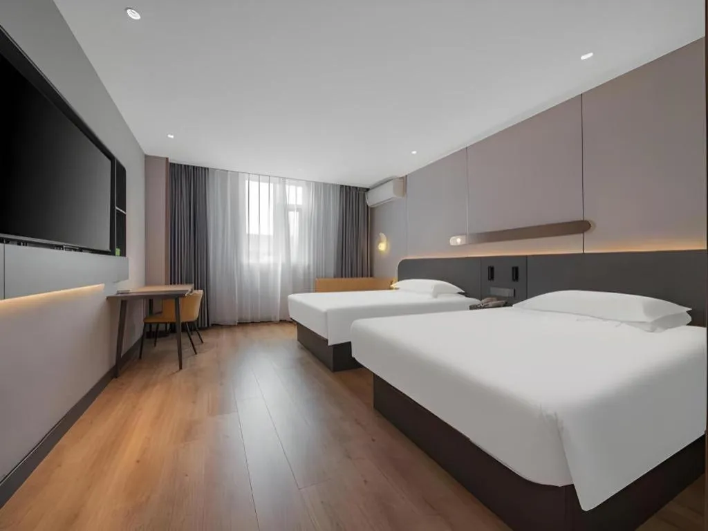 Bed in Jinjiang Inn Quanzhou West Street Kaiyuan Temple