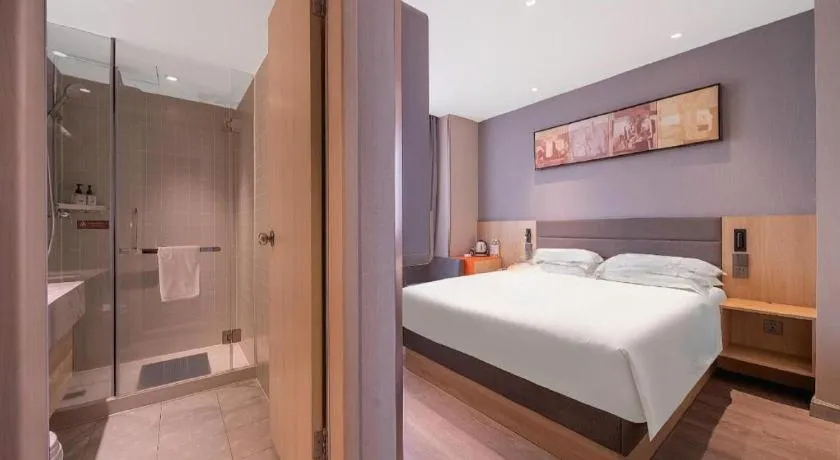 Bed in Jinjiang Inn Quanzhou West Street Kaiyuan Temple