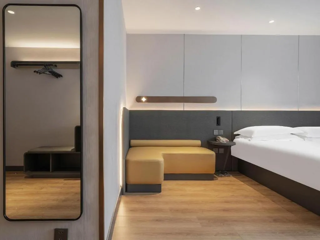 Bed in Jinjiang Inn Quanzhou West Street Kaiyuan Temple