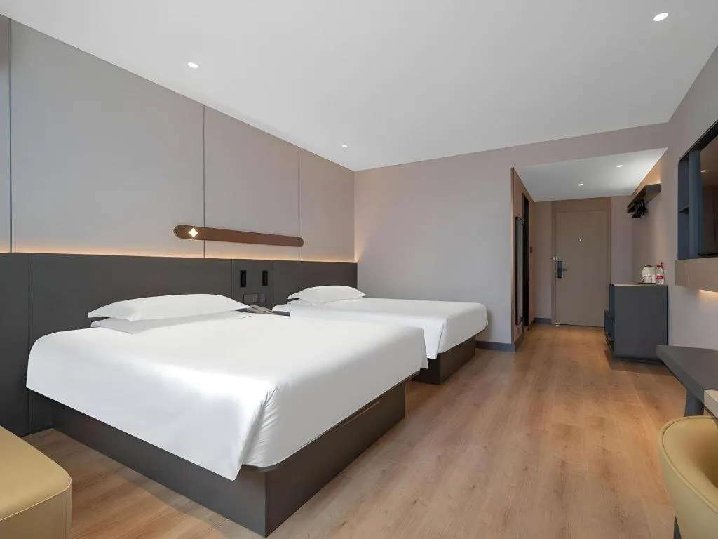 Bed in Jinjiang Inn Quanzhou West Street Kaiyuan Temple