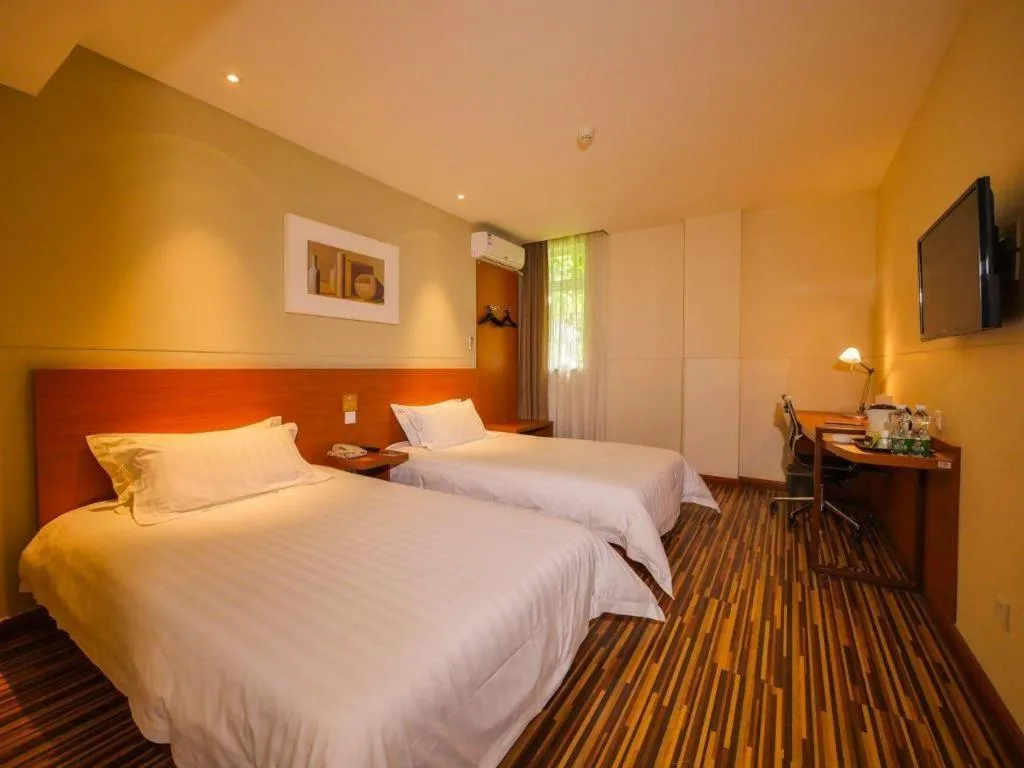 Bed in Jinjiang Inn Style Shenyang The Palace Huaiyuan Gate