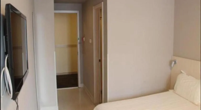 Bed in Jinjiang Inn Nanjing Xinjiekou