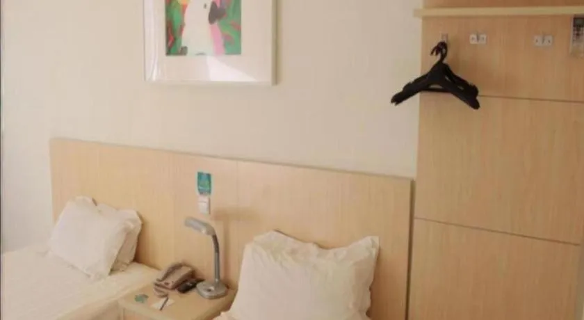 Bed in Jinjiang Inn Nanjing Xinjiekou