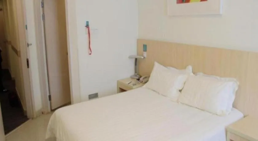 Bed in Jinjiang Inn Nanjing Xinjiekou