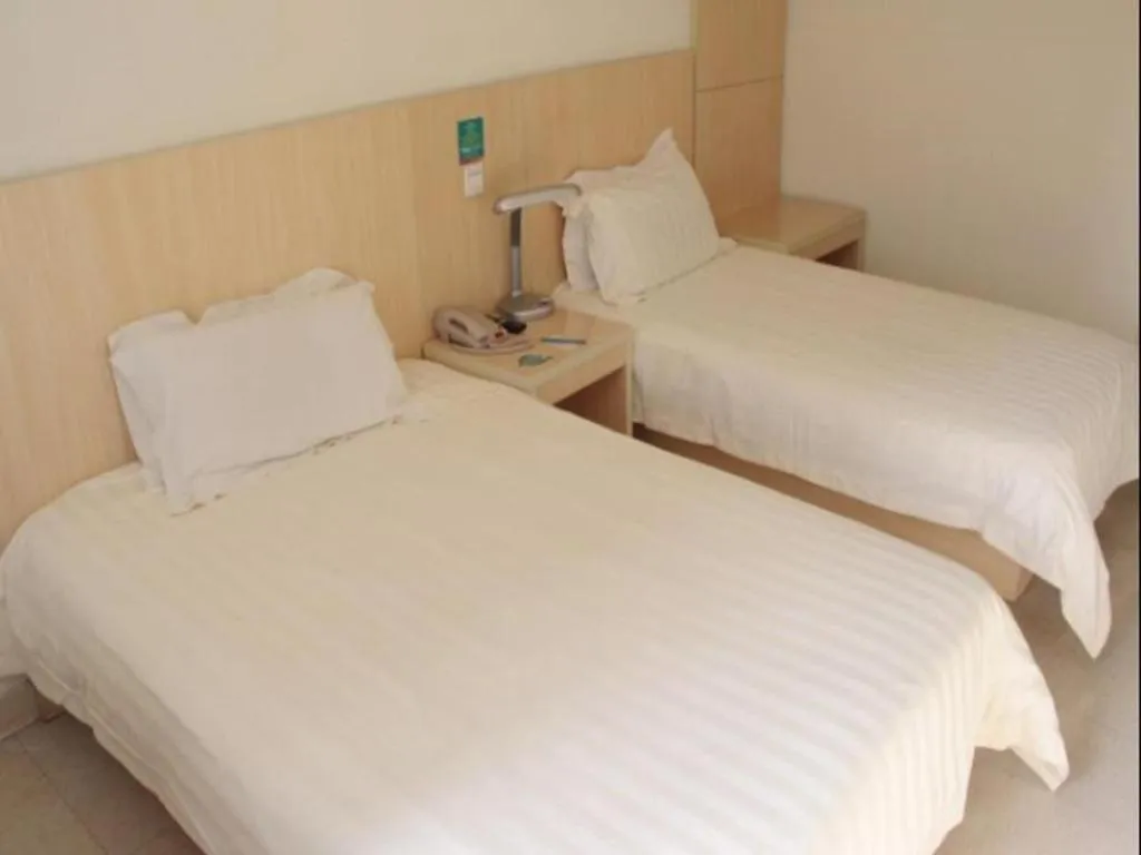 Bed in Jinjiang Inn Nanjing Xinjiekou