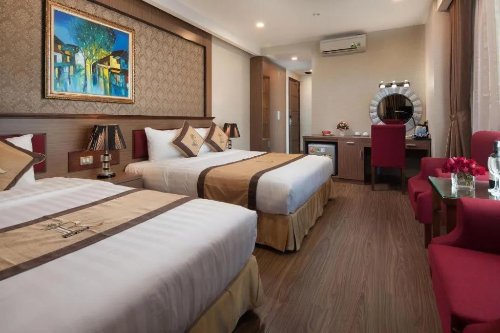 Bed in Royal Palace Hotel