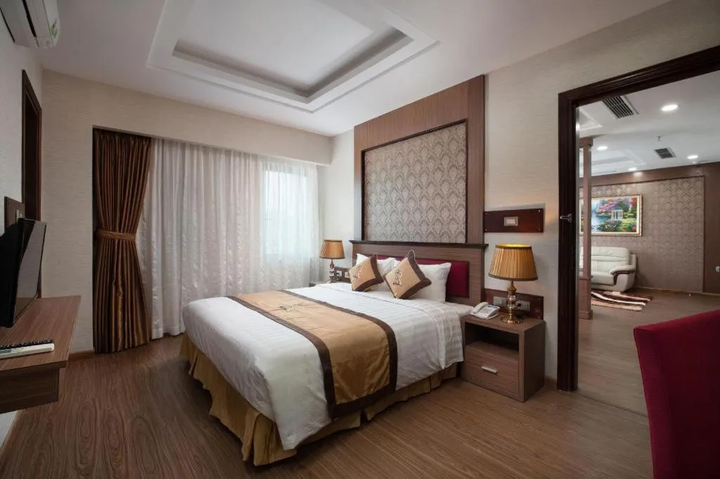 Bed in Royal Palace Hotel