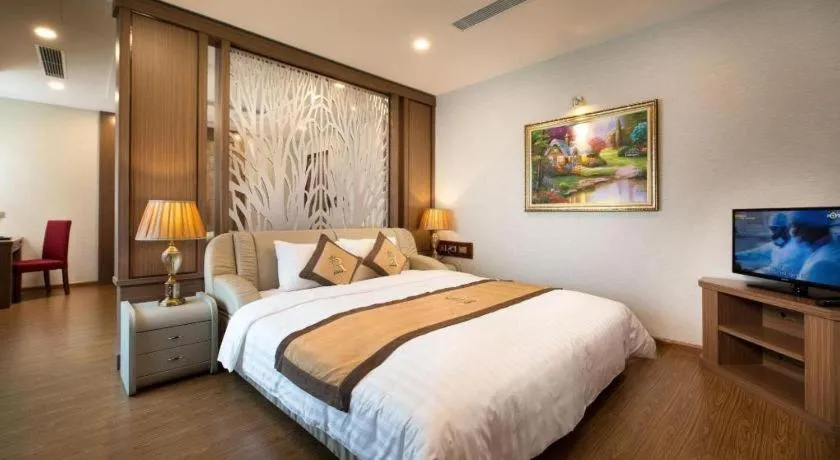 Bed in Royal Palace Hotel