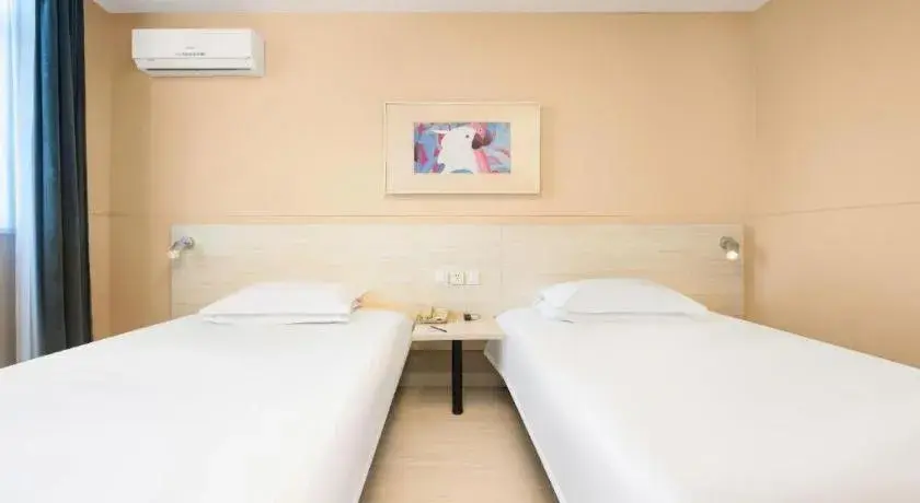 Bed in JinJiang Inn Datong Pingchengqiao Bed in JinJiang Inn Datong Pingchengqiao