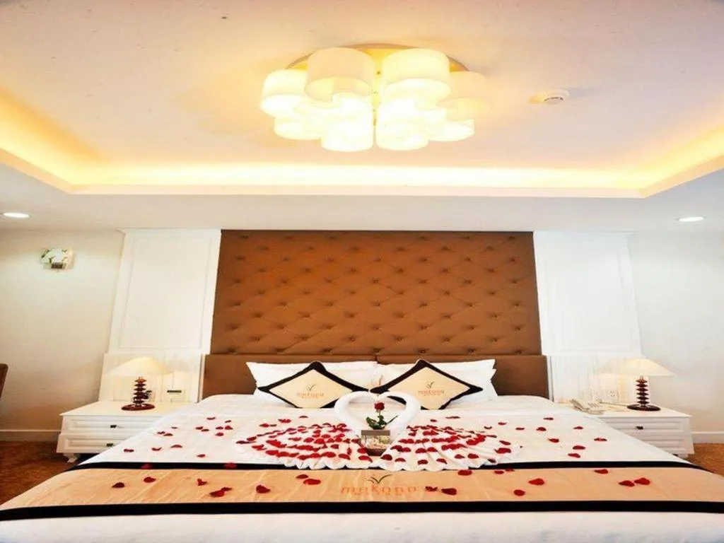 Bed in Mekong My Tho Hotel