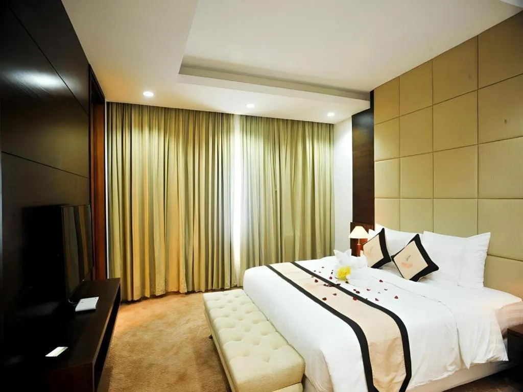 Bed in Mekong My Tho Hotel