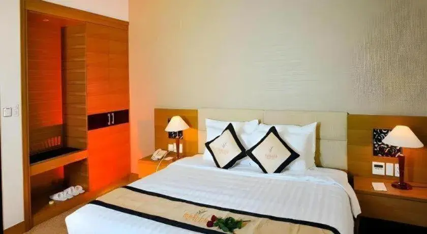 Bed in Mekong My Tho Hotel Bed in Mekong My Tho Hotel