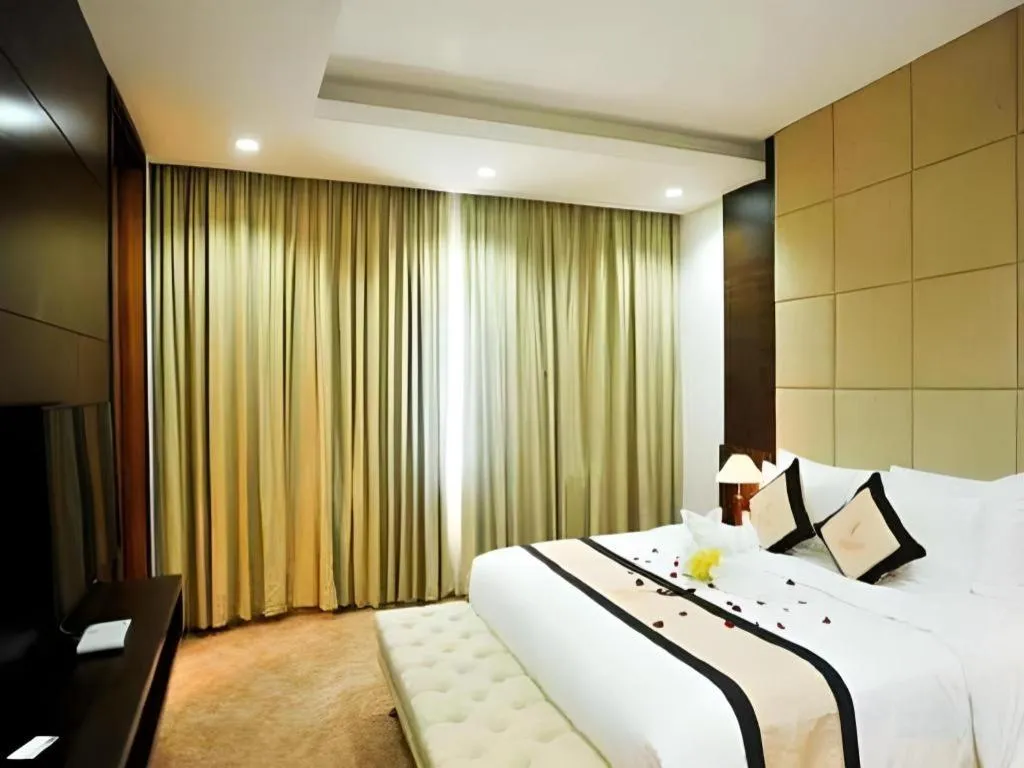 Bed in Mekong My Tho Hotel