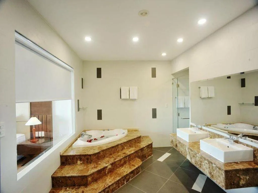 Bed in Mekong My Tho Hotel