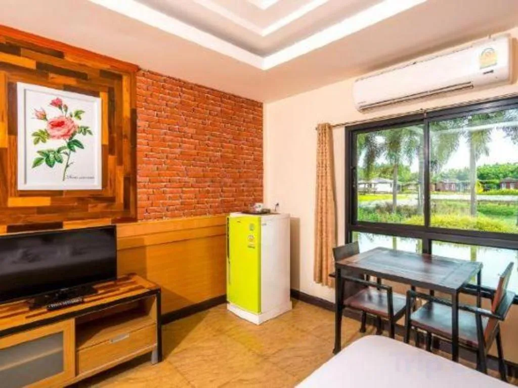 Prew Lom Chom Nam Resort