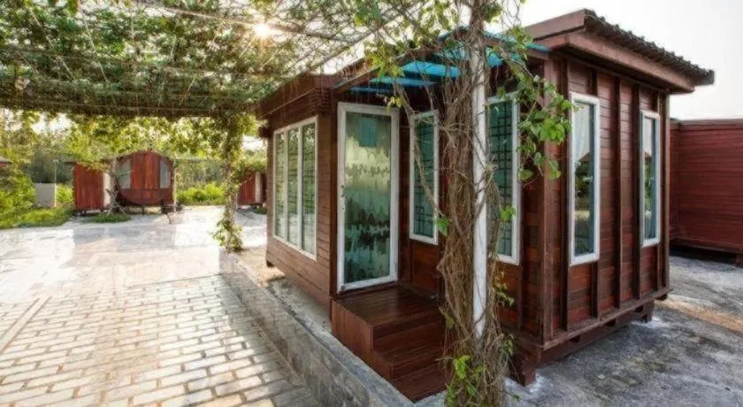 Prew Lom Chom Nam Resort