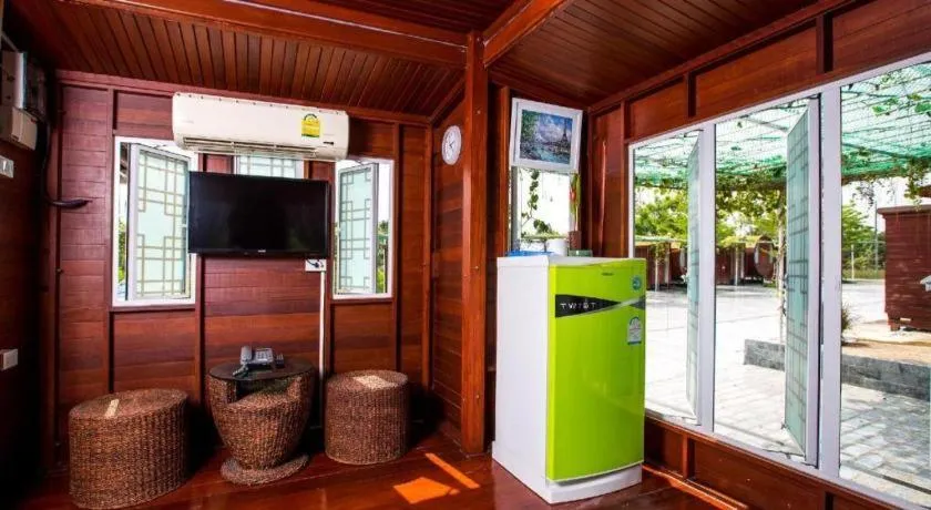 Prew Lom Chom Nam Resort