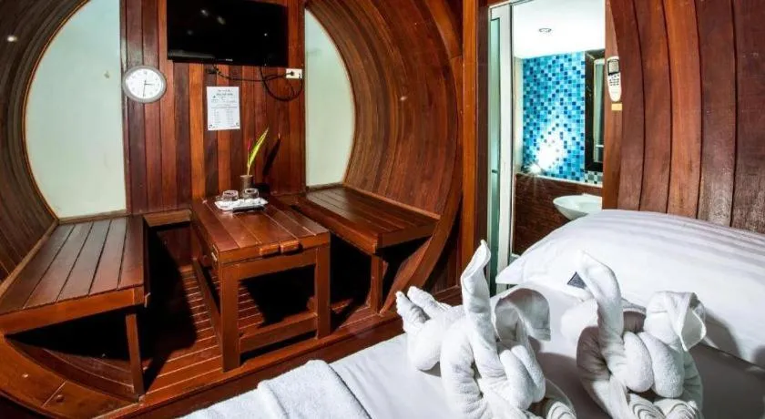 Bed in Prew Lom Chom Nam Resort