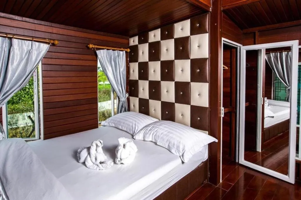 Bed in Prew Lom Chom Nam Resort