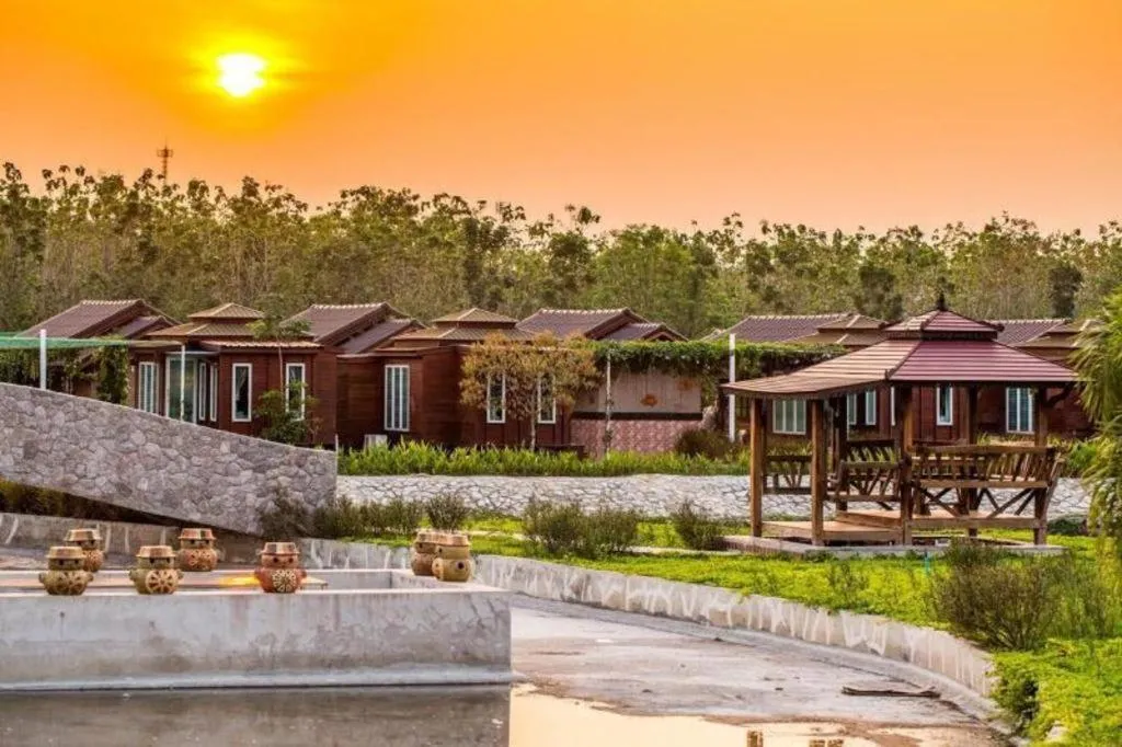 Prew Lom Chom Nam Resort