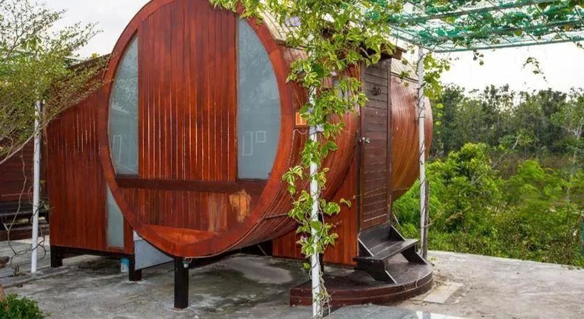 Prew Lom Chom Nam Resort