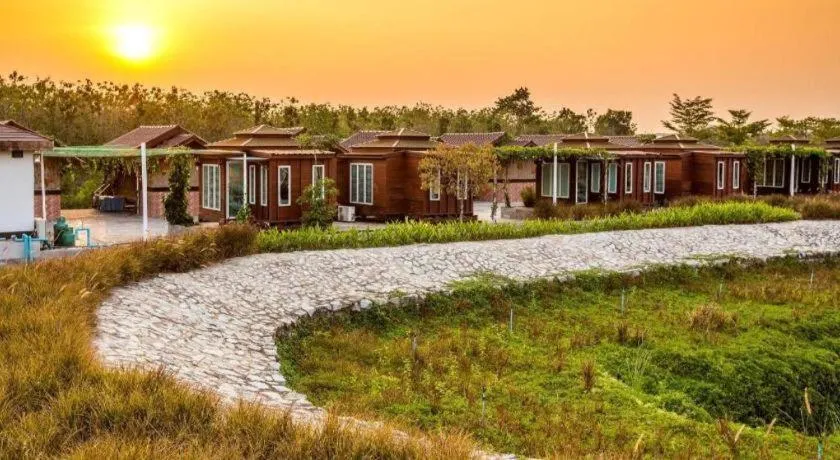 Prew Lom Chom Nam Resort