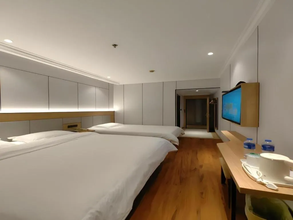 Bed in GreenTree Inn Shanghai Hongqiao Hub Convention Center Jinghua Road Shell Hotel