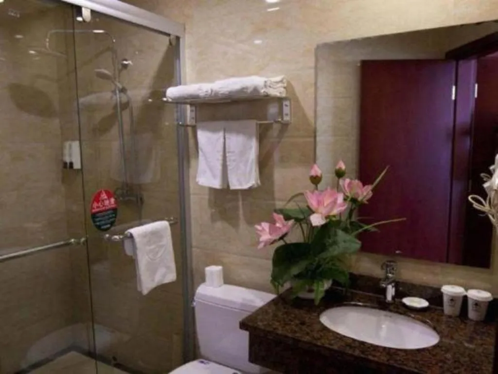 GreenTree Inn Shanghai Hongqiao Hub Convention Center Jinghua Road Shell Hotel