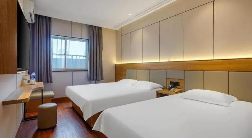 Bed in GreenTree Inn Shanghai Hongqiao Hub Convention Center Jinghua Road Shell Hotel Bed in GreenTree Inn Shanghai Hongqiao Hub Convention Center Jinghua Road Shell Hotel