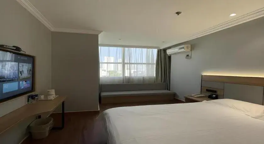 Bed in GreenTree Inn Shanghai Hongqiao Hub Convention Center Jinghua Road Shell Hotel Bed in GreenTree Inn Shanghai Hongqiao Hub Convention Center Jinghua Road Shell Hotel