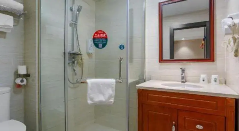 GreenTree Inn Shanghai Hongqiao Hub Convention Center Jinghua Road Shell Hotel GreenTree Inn Shanghai Hongqiao Hub Convention Center Jinghua Road Shell Hotel