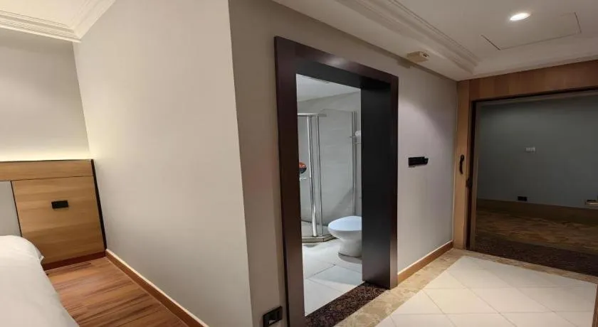 GreenTree Inn Shanghai Hongqiao Hub Convention Center Jinghua Road Shell Hotel