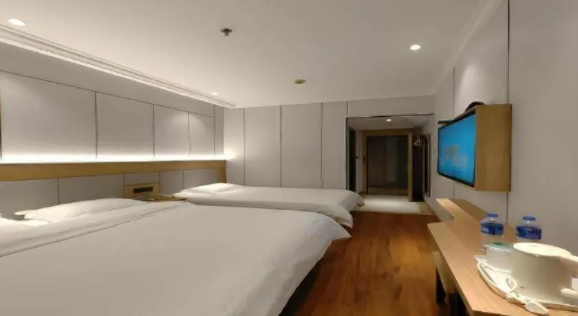 Bed in GreenTree Inn Shanghai Hongqiao Hub Convention Center Jinghua Road Shell Hotel