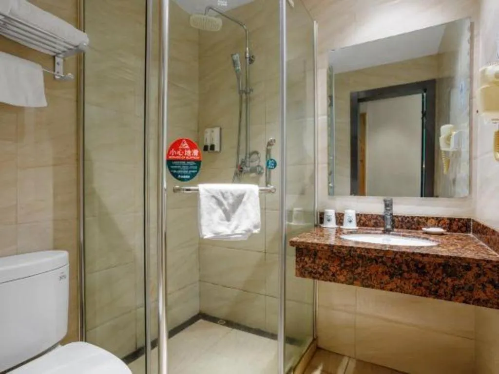 GreenTree Inn Shanghai Hongqiao Hub Convention Center Jinghua Road Shell Hotel