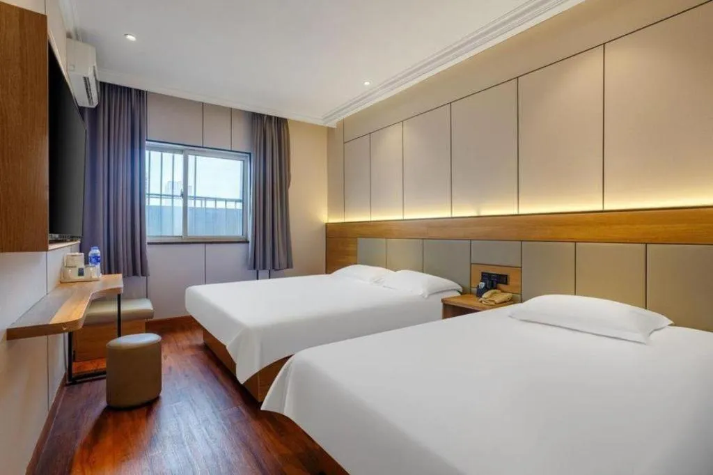 Bed in GreenTree Inn Shanghai Hongqiao Hub Convention Center Jinghua Road Shell Hotel