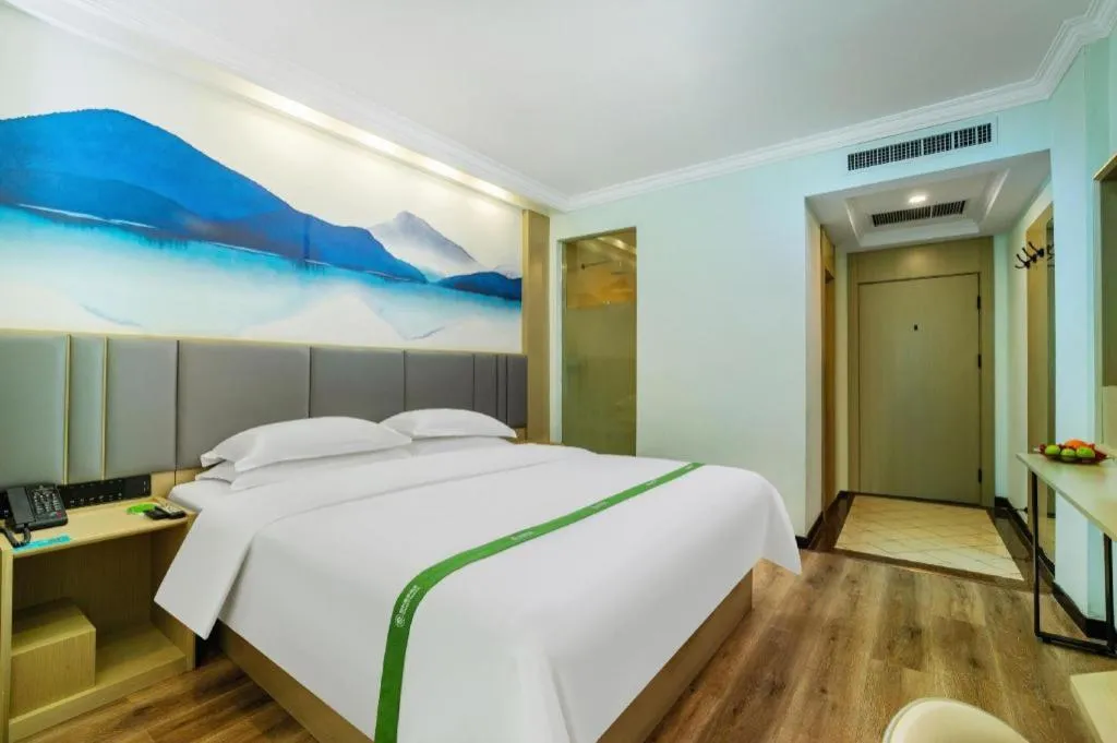Bed in GreenTree Inn Puyang Ruifengyuan Business Hotel