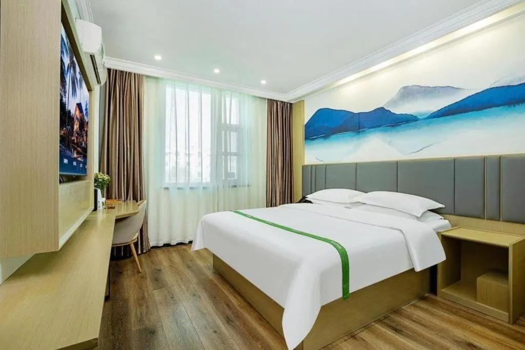 Bed in GreenTree Inn Puyang Ruifengyuan Business Hotel