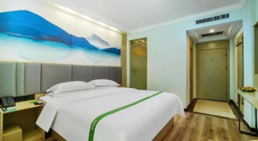 Bed in GreenTree Inn Puyang Ruifengyuan Business Hotel