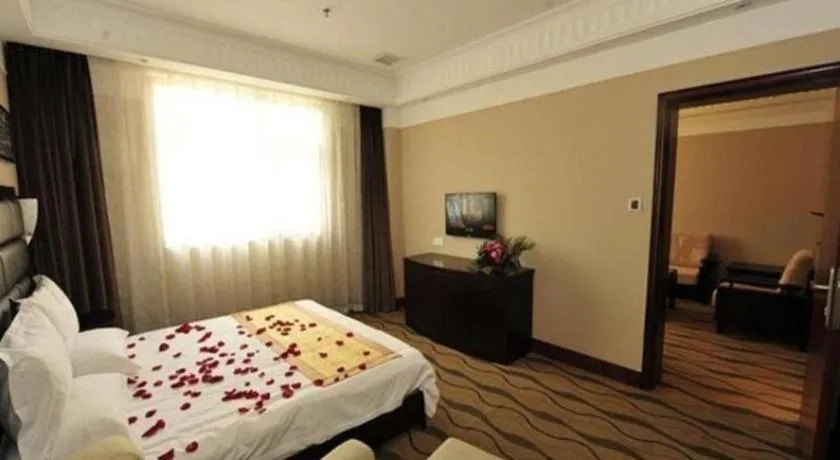 Bed in GreenTree Inn Puyang Ruifengyuan Business Hotel